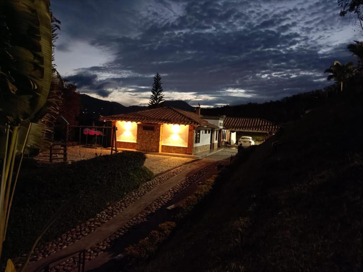 Casa Campestre Montecarlo Guatape- Desayuno A Pareja Villa Eksteriør billede